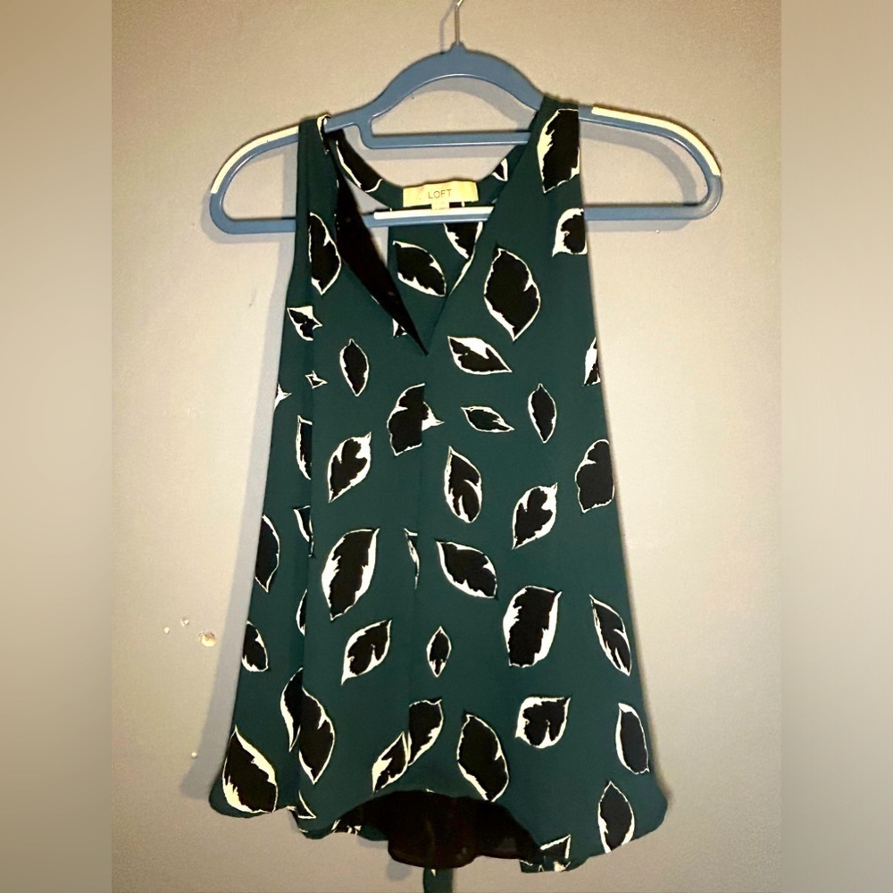 Loft Blouse with razor back twist detail, so pretty: new condition